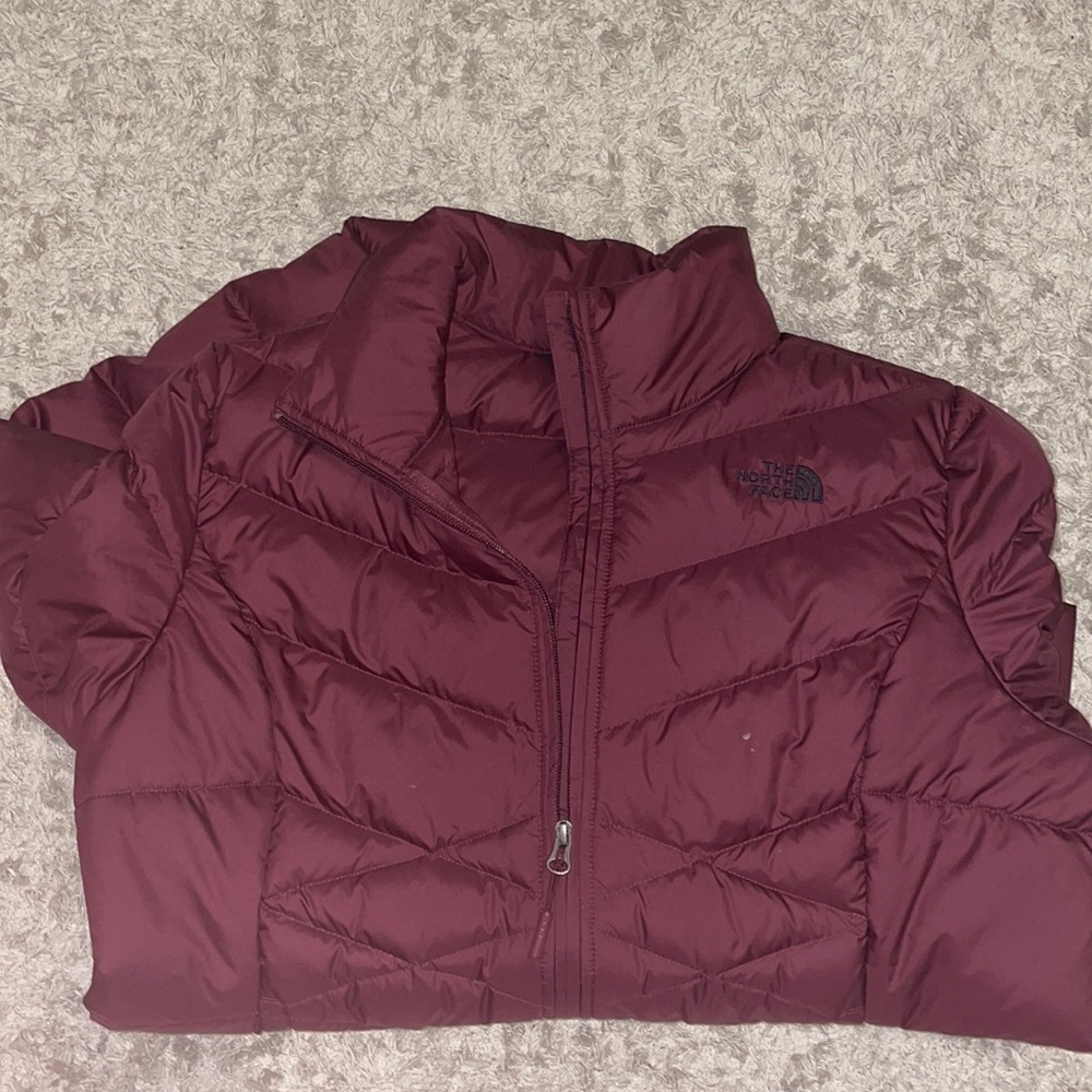 *Never Worn* North Face Women’s lightweight puffer